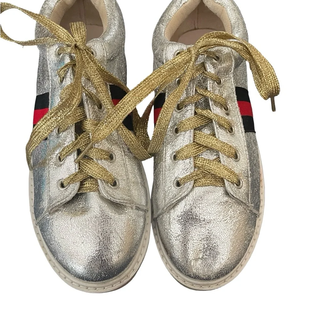 CAPE ROBBIN WOMEN'S MOMO-1 PLATFORM SNEAKER Metallic Silver Rainbow Platform 6 M